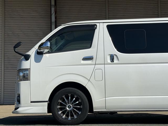 ハイエースバン スーパーＧＬ　ダークプライム　特別仕様車　ベットキット　フロントモデリスタ　社外１５インチＡＷ　ハーフレザーシート　ＥＴＣ　ＬＥＤヘッドライト　ナビＴＶ　Ｂカメラ　スマートキー　両側スライド　両側スライドガラス　キャンピング仕様（21枚目）