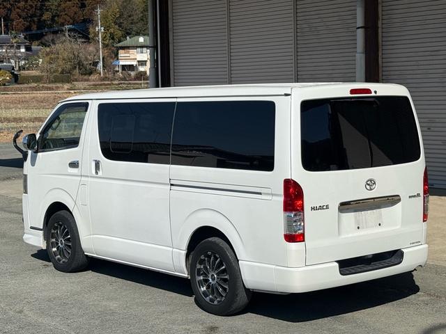 ハイエースバン スーパーＧＬ　ダークプライム　特別仕様車　ベットキット　フロントモデリスタ　社外１５インチＡＷ　ハーフレザーシート　ＥＴＣ　ＬＥＤヘッドライト　ナビＴＶ　Ｂカメラ　スマートキー　両側スライド　両側スライドガラス　キャンピング仕様（25枚目）