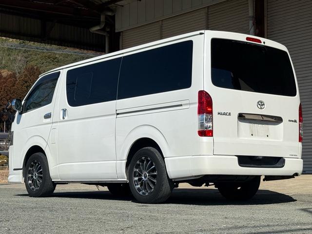 ハイエースバン スーパーＧＬ　ダークプライム　特別仕様車　ベットキット　フロントモデリスタ　社外１５インチＡＷ　ハーフレザーシート　ＥＴＣ　ＬＥＤヘッドライト　ナビＴＶ　Ｂカメラ　スマートキー　両側スライド　両側スライドガラス　キャンピング仕様（26枚目）