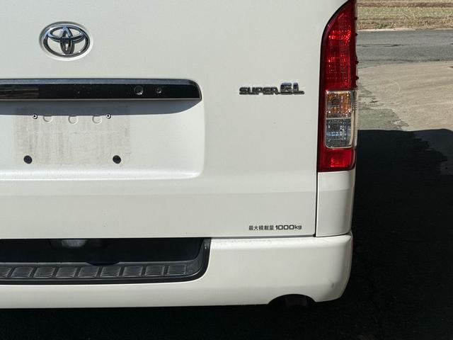 ハイエースバン スーパーＧＬ　ダークプライム　特別仕様車　ベットキット　フロントモデリスタ　社外１５インチＡＷ　ハーフレザーシート　ＥＴＣ　ＬＥＤヘッドライト　ナビＴＶ　Ｂカメラ　スマートキー　両側スライド　両側スライドガラス　キャンピング仕様（29枚目）