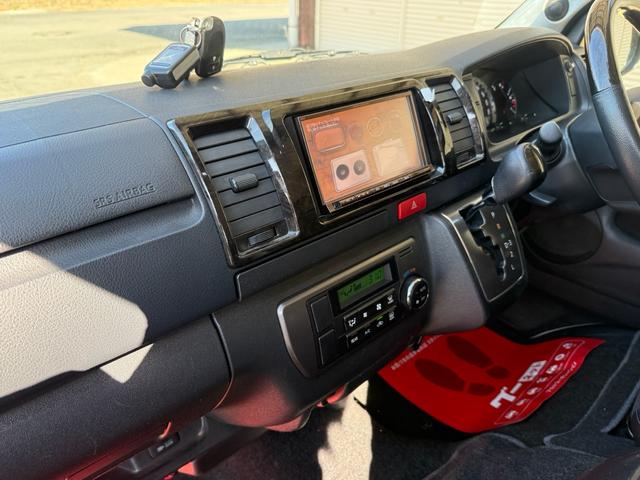 ハイエースバン スーパーＧＬ　ダークプライム　特別仕様車　ベットキット　フロントモデリスタ　社外１５インチＡＷ　ハーフレザーシート　ＥＴＣ　ＬＥＤヘッドライト　ナビＴＶ　Ｂカメラ　スマートキー　両側スライド　両側スライドガラス　キャンピング仕様（67枚目）