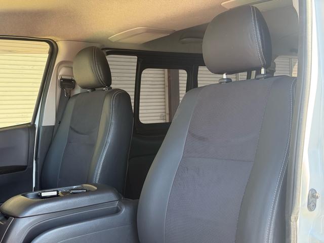ハイエースバン スーパーＧＬ　ダークプライム　特別仕様車　ベットキット　フロントモデリスタ　社外１５インチＡＷ　ハーフレザーシート　ＥＴＣ　ＬＥＤヘッドライト　ナビＴＶ　Ｂカメラ　スマートキー　両側スライド　両側スライドガラス　キャンピング仕様（75枚目）