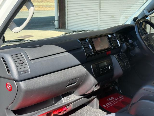 ハイエースバン スーパーＧＬ　ダークプライム　特別仕様車　ベットキット　フロントモデリスタ　社外１５インチＡＷ　ハーフレザーシート　ＥＴＣ　ＬＥＤヘッドライト　ナビＴＶ　Ｂカメラ　スマートキー　両側スライド　両側スライドガラス　キャンピング仕様（76枚目）