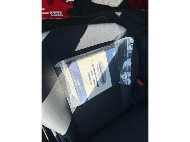 ハイエースバン スーパーＧＬ　ダークプライム　特別仕様車　ベットキット　フロントモデリスタ　社外１５インチＡＷ　ハーフレザーシート　ＥＴＣ　ＬＥＤヘッドライト　ナビＴＶ　Ｂカメラ　スマートキー　両側スライド　両側スライドガラス　キャンピング仕様（78枚目）