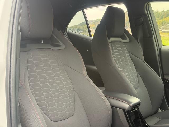 カローラスポーツ ハイブリッドＧ　Ｚ（42枚目）