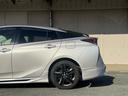 プリウス Ｓセーフティプラス　純正ナビ　ｔｏｙｏｔａチームメイト　新品フルエアロＦ・Ｓ・Ｒ　バックカメラ　ビルトインＥＴＣ　レーダークルーズコントロール　衝突軽減ブレーキ　横滑り防止　スマートキー　プッシュスタート　オートライト（4枚目）