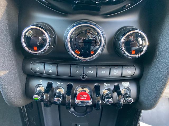 ＭＩＮＩ クーパーＤ　エッセンシャル・トリム　ＡｐｐｌｅＣａｒＰｌａｙ対応　デジタルメーター　ブラックホイール　フロントシートヒーター　前後パークセンサー　ＬＥＤヘッドライト　スマートキー　ドライブレコーダー（29枚目）