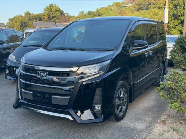 ノア Ｓｉ　ダブルバイビー　ＴＶ＆ナビ　後席モニター　バックカメラ　クルーズコントロール　スマートキー　キーレスエントリー　プッシュスタート　両側電動スライドドア　３列シート　ＬＥＤヘッドライト（2枚目）