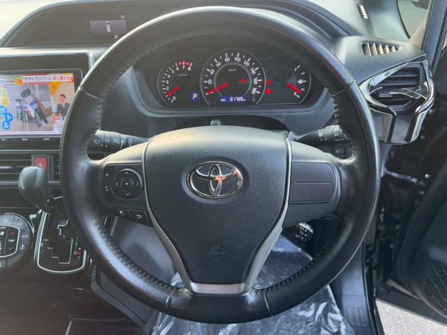 ノア Ｓｉ　ダブルバイビー　ＴＶ＆ナビ　後席モニター　バックカメラ　クルーズコントロール　スマートキー　キーレスエントリー　プッシュスタート　両側電動スライドドア　３列シート　ＬＥＤヘッドライト（7枚目）