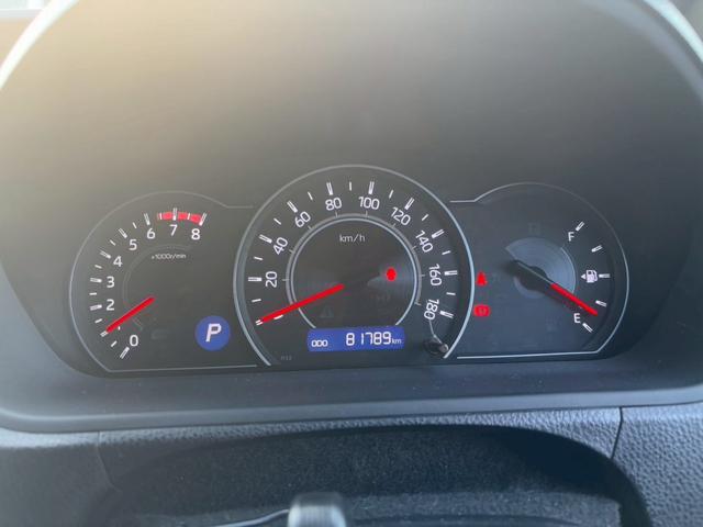 ノア Ｓｉ　ダブルバイビー　ＴＶ＆ナビ　後席モニター　バックカメラ　クルーズコントロール　スマートキー　キーレスエントリー　プッシュスタート　両側電動スライドドア　３列シート　ＬＥＤヘッドライト（8枚目）