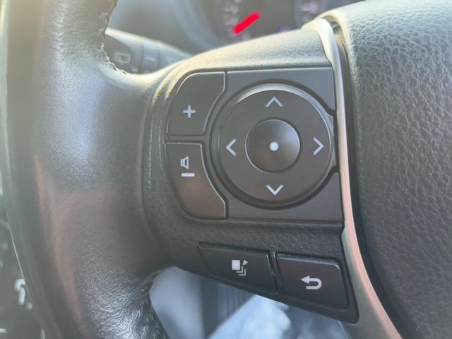 ノア Ｓｉ　ダブルバイビー　ＴＶ＆ナビ　後席モニター　バックカメラ　クルーズコントロール　スマートキー　キーレスエントリー　プッシュスタート　両側電動スライドドア　３列シート　ＬＥＤヘッドライト（11枚目）