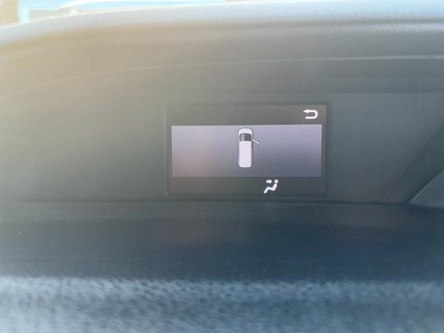 ノア Ｓｉ　ダブルバイビー　ＴＶ＆ナビ　後席モニター　バックカメラ　クルーズコントロール　スマートキー　キーレスエントリー　プッシュスタート　両側電動スライドドア　３列シート　ＬＥＤヘッドライト（16枚目）