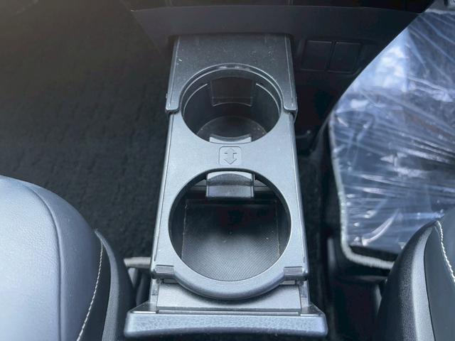 ノア Ｓｉ　ダブルバイビー　ＴＶ＆ナビ　後席モニター　バックカメラ　クルーズコントロール　スマートキー　キーレスエントリー　プッシュスタート　両側電動スライドドア　３列シート　ＬＥＤヘッドライト（25枚目）