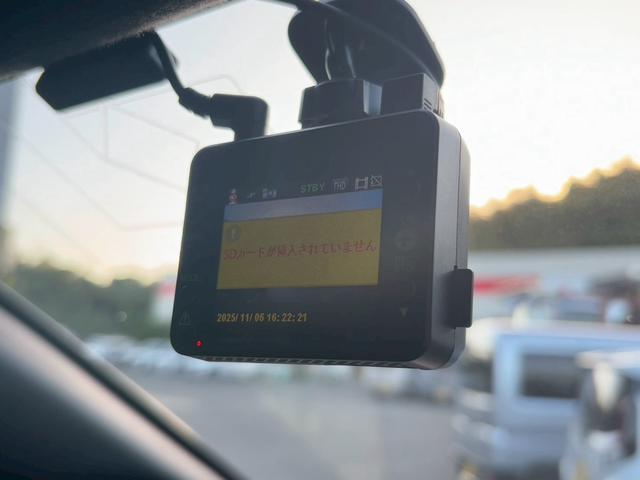 ノア Ｓｉ　ダブルバイビー　ＴＶ＆ナビ　後席モニター　バックカメラ　クルーズコントロール　スマートキー　キーレスエントリー　プッシュスタート　両側電動スライドドア　３列シート　ＬＥＤヘッドライト（31枚目）