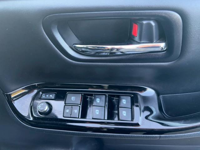 ノア Ｓｉ　ダブルバイビー　ＴＶ＆ナビ　後席モニター　バックカメラ　クルーズコントロール　スマートキー　キーレスエントリー　プッシュスタート　両側電動スライドドア　３列シート　ＬＥＤヘッドライト（32枚目）