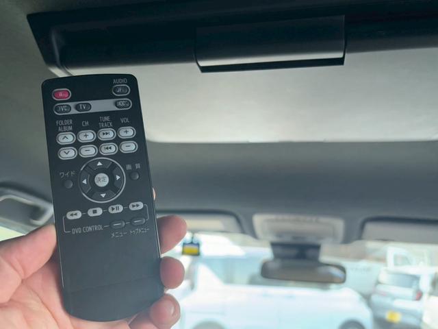 ノア Ｓｉ　ダブルバイビー　ＴＶ＆ナビ　後席モニター　バックカメラ　クルーズコントロール　スマートキー　キーレスエントリー　プッシュスタート　両側電動スライドドア　３列シート　ＬＥＤヘッドライト（48枚目）