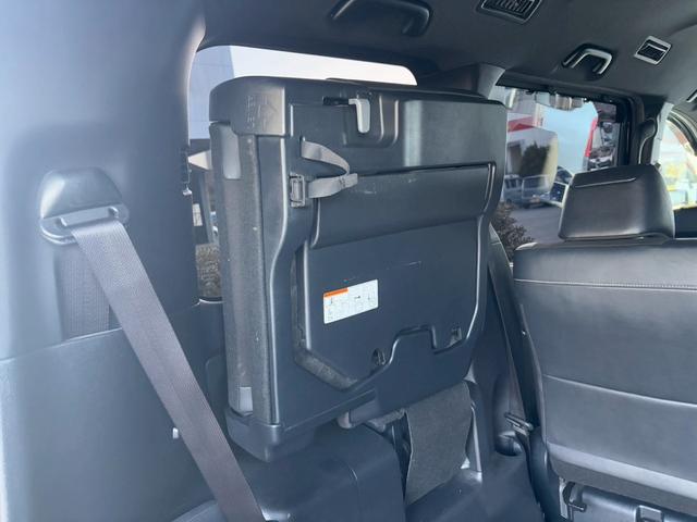 ノア Ｓｉ　ダブルバイビー　ＴＶ＆ナビ　後席モニター　バックカメラ　クルーズコントロール　スマートキー　キーレスエントリー　プッシュスタート　両側電動スライドドア　３列シート　ＬＥＤヘッドライト（58枚目）