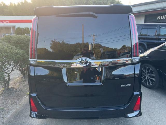 ノア Ｓｉ　ダブルバイビー　ＴＶ＆ナビ　後席モニター　バックカメラ　クルーズコントロール　スマートキー　キーレスエントリー　プッシュスタート　両側電動スライドドア　３列シート　ＬＥＤヘッドライト（61枚目）