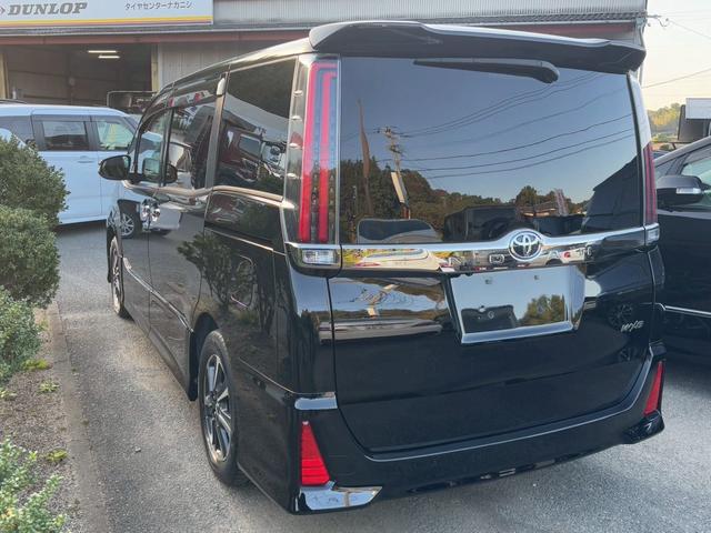 ノア Ｓｉ　ダブルバイビー　ＴＶ＆ナビ　後席モニター　バックカメラ　クルーズコントロール　スマートキー　キーレスエントリー　プッシュスタート　両側電動スライドドア　３列シート　ＬＥＤヘッドライト（63枚目）