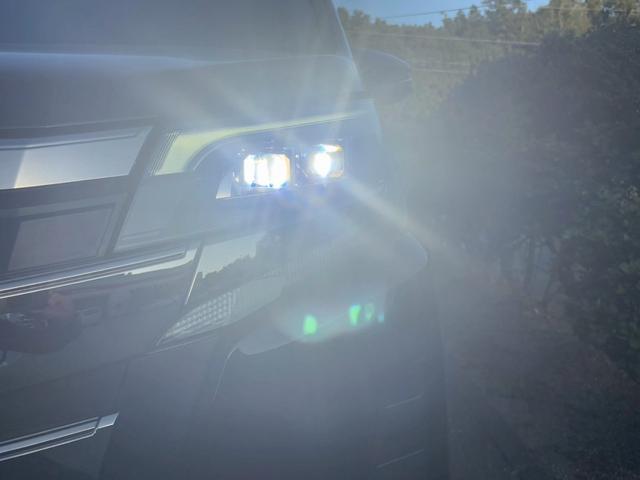 ノア Ｓｉ　ダブルバイビー　ＴＶ＆ナビ　後席モニター　バックカメラ　クルーズコントロール　スマートキー　キーレスエントリー　プッシュスタート　両側電動スライドドア　３列シート　ＬＥＤヘッドライト（66枚目）