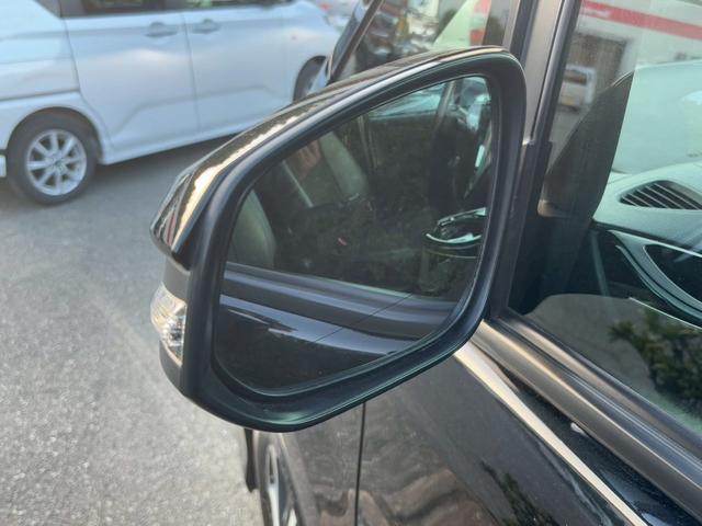 ノア Ｓｉ　ダブルバイビー　ＴＶ＆ナビ　後席モニター　バックカメラ　クルーズコントロール　スマートキー　キーレスエントリー　プッシュスタート　両側電動スライドドア　３列シート　ＬＥＤヘッドライト（70枚目）