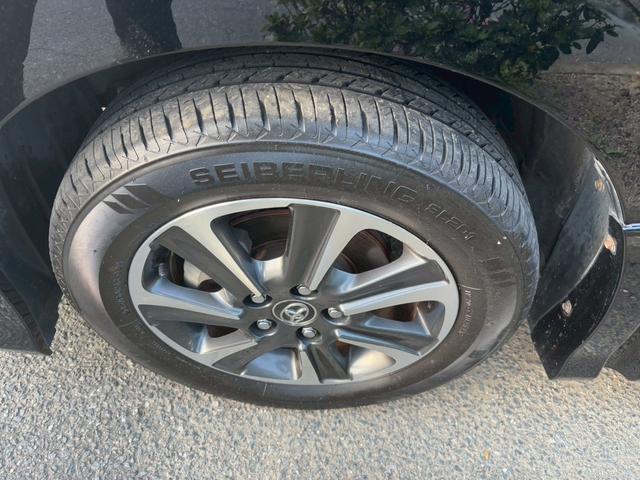 ノア Ｓｉ　ダブルバイビー　ＴＶ＆ナビ　後席モニター　バックカメラ　クルーズコントロール　スマートキー　キーレスエントリー　プッシュスタート　両側電動スライドドア　３列シート　ＬＥＤヘッドライト（78枚目）