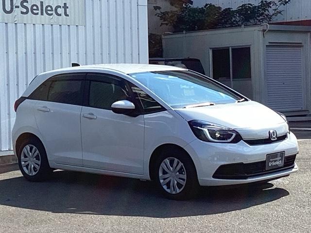 フィット ｅ：ＨＥＶホーム　ＨｏｎｄａＣＯＮＮＥＣＴｆｏｒＧａｔｈｅｒｓ＋ナビ装着用スペシャルパッケージ　クリソナ　助手席エアバッグ　運転席エアバッグ　アイドリングストップ　ＬＥＤライト　ＵＳＢ接続　バックカメラ　ＡＢＳ　ＶＳＡ（7枚目）