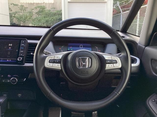フィット ｅ：ＨＥＶホーム　ＨｏｎｄａＣＯＮＮＥＣＴｆｏｒＧａｔｈｅｒｓ＋ナビ装着用スペシャルパッケージ　クリソナ　助手席エアバッグ　運転席エアバッグ　アイドリングストップ　ＬＥＤライト　ＵＳＢ接続　バックカメラ　ＡＢＳ　ＶＳＡ（15枚目）