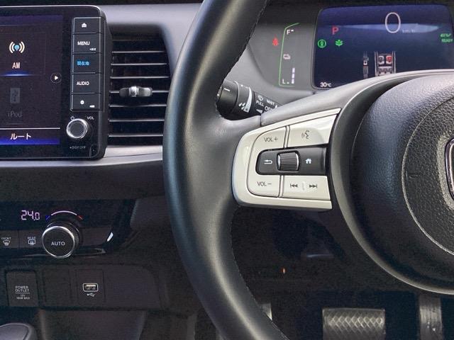 フィット ｅ：ＨＥＶホーム　ＨｏｎｄａＣＯＮＮＥＣＴｆｏｒＧａｔｈｅｒｓ＋ナビ装着用スペシャルパッケージ　クリソナ　助手席エアバッグ　運転席エアバッグ　アイドリングストップ　ＬＥＤライト　ＵＳＢ接続　バックカメラ　ＡＢＳ　ＶＳＡ（26枚目）