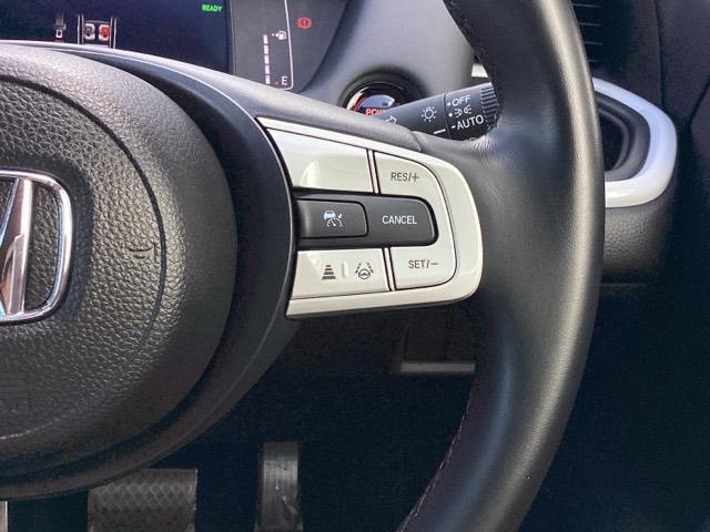 フィット ｅ：ＨＥＶホーム　ＨｏｎｄａＣＯＮＮＥＣＴｆｏｒＧａｔｈｅｒｓ＋ナビ装着用スペシャルパッケージ　クリソナ　助手席エアバッグ　運転席エアバッグ　アイドリングストップ　ＬＥＤライト　ＵＳＢ接続　バックカメラ　ＡＢＳ　ＶＳＡ（27枚目）