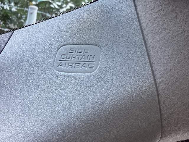 フィット ｅ：ＨＥＶホーム　ＨｏｎｄａＣＯＮＮＥＣＴｆｏｒＧａｔｈｅｒｓ＋ナビ装着用スペシャルパッケージ　クリソナ　助手席エアバッグ　運転席エアバッグ　アイドリングストップ　ＬＥＤライト　ＵＳＢ接続　バックカメラ　ＡＢＳ　ＶＳＡ（32枚目）