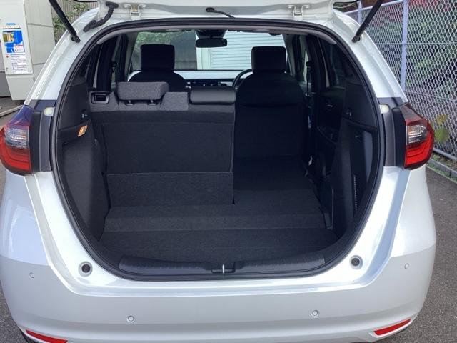 フィット ｅ：ＨＥＶホーム　ＨｏｎｄａＣＯＮＮＥＣＴｆｏｒＧａｔｈｅｒｓ＋ナビ装着用スペシャルパッケージ　クリソナ　助手席エアバッグ　運転席エアバッグ　アイドリングストップ　ＬＥＤライト　ＵＳＢ接続　バックカメラ　ＡＢＳ　ＶＳＡ（38枚目）