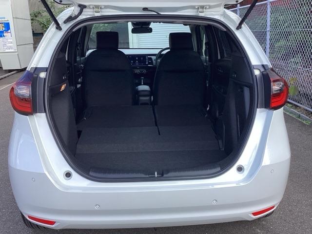 フィット ｅ：ＨＥＶホーム　ＨｏｎｄａＣＯＮＮＥＣＴｆｏｒＧａｔｈｅｒｓ＋ナビ装着用スペシャルパッケージ　クリソナ　助手席エアバッグ　運転席エアバッグ　アイドリングストップ　ＬＥＤライト　ＵＳＢ接続　バックカメラ　ＡＢＳ　ＶＳＡ（39枚目）