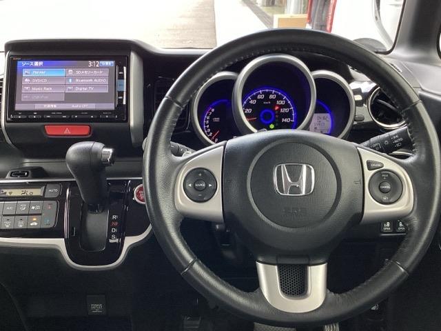 Ｎ－ＢＯＸカスタム ＧターボＳＳパッケージ　ＥＴＣ／純正ナビ／バックモニター　ＥＣＯＮ　Ｂモニター　スマートエントリー　ＶＳＡ　ＡＡＣ　ナビＴＶ　オートクルーズコントロール　サイドカーテンエアバック　パワステ　Ｗエアバッグ　ベンチシート　ＤＶＤ（3枚目）