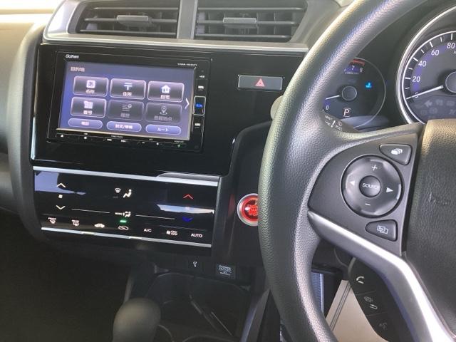 フィット １３Ｇ・Ｆ　純正ナビ　フルセグ　リアカメラ　リヤカメラ　ＬＥＤヘッド　地デジ　イモビライザー　助手席エアバック　キーレス　ＡＡＣ　パワーウィンドー　スマートキ－　パワステ　ＵＳＢ　運転席エアバッグ　ＤＶＤ　ＡＢＳ（2枚目）