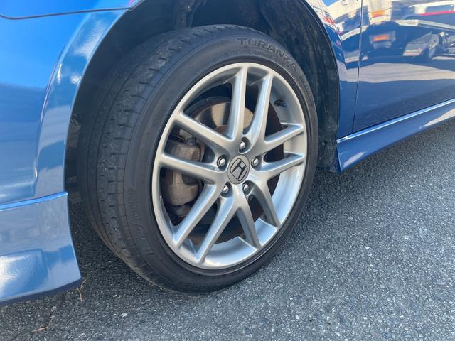 アコード ユーロＲ　純正レカロシート／モデューロマフラー／ＭＯＭＯステアリング／デュアルエアコン／ＣＤ／キーレス／１７インチアルミ／（22枚目）