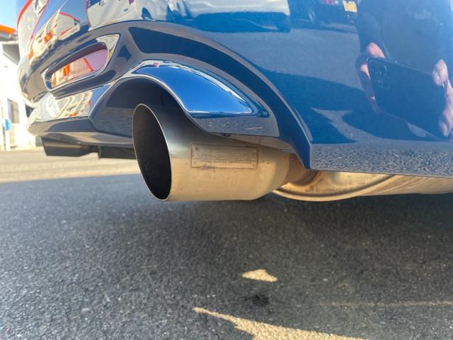 アコード ユーロＲ　純正レカロシート／モデューロマフラー／ＭＯＭＯステアリング／デュアルエアコン／ＣＤ／キーレス／１７インチアルミ／（24枚目）