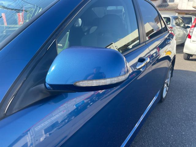 アコード ユーロＲ　純正レカロシート／モデューロマフラー／ＭＯＭＯステアリング／デュアルエアコン／ＣＤ／キーレス／１７インチアルミ／（27枚目）