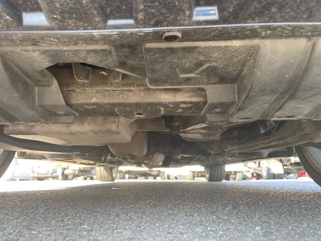 アコード ユーロＲ　純正レカロシート／モデューロマフラー／ＭＯＭＯステアリング／デュアルエアコン／ＣＤ／キーレス／１７インチアルミ／（33枚目）