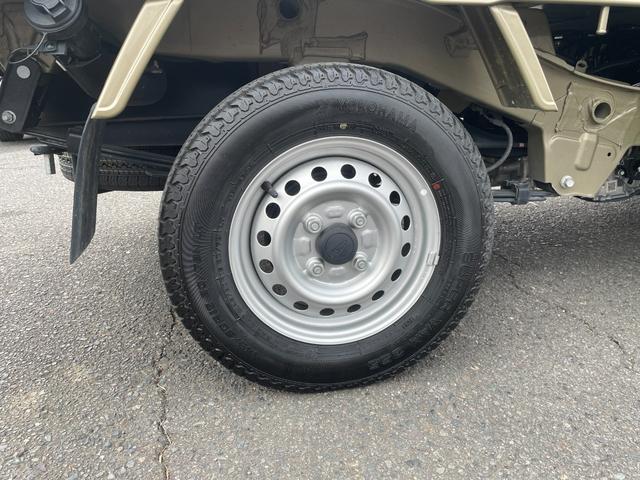 ハイゼットトラック ハイルーフ スマートアシスト/4WD/エアコン/パワステ/パワーウインドウ/電動格納ミラー/オーバーヘッドコンソール/プッシュスタート/スマートキー/(27枚目)