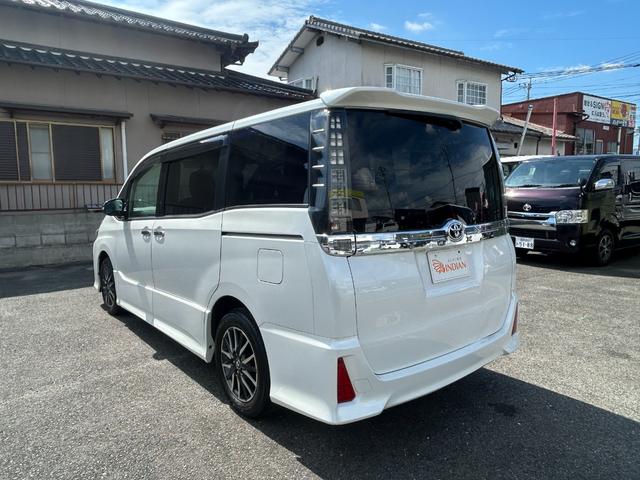 ヴォクシー ＺＳ　煌　全国一年保証・社外ナビ・ＴＶ・バックカメラ・フリップダウンモニター・両側パワースライドドア・スマートキー・プッシュスタート・純正アルミホイール（5枚目）
