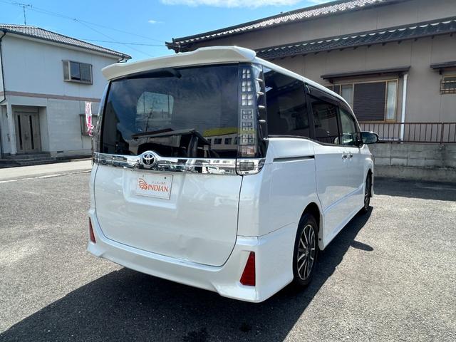 ヴォクシー ＺＳ　煌　全国一年保証・社外ナビ・ＴＶ・バックカメラ・フリップダウンモニター・両側パワースライドドア・スマートキー・プッシュスタート・純正アルミホイール（7枚目）