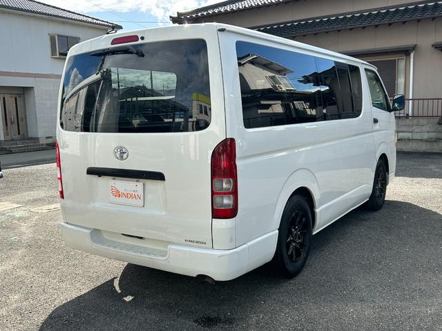 ハイエースバン ロングＤＸ　ユーザー買取車・社外ナビ・フルセグＴＶ・バックカメラ・キーレス・社外１５インチアルミホイール・９人乗り（6枚目）