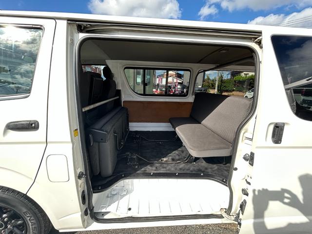 ハイエースバン ロングＤＸ　ユーザー買取車・社外ナビ・フルセグＴＶ・バックカメラ・キーレス・社外１５インチアルミホイール・９人乗り（22枚目）