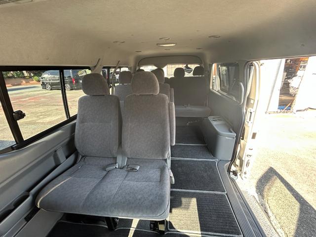 全車内外装徹底クリーニング済！ママとお子様に『キレイ・清潔・気持ちいい』を体感してもらいたいから、専用機材を使い除菌・殺菌・脱臭と車内を徹底クリーニングしております