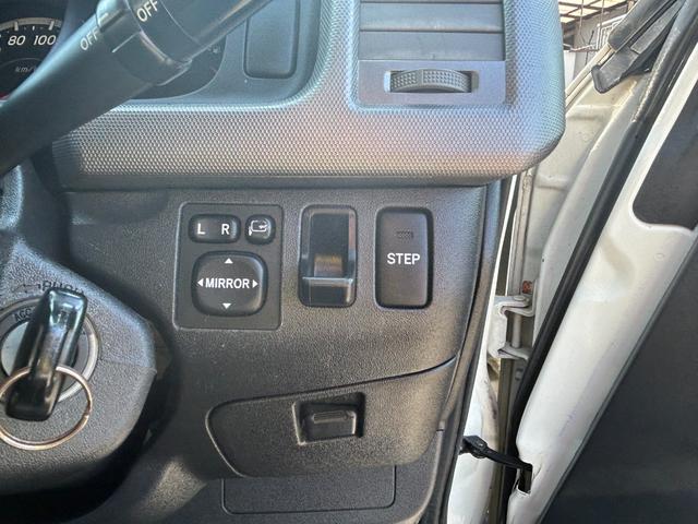 【ミニバン専門店　ＩＮＤＩＡＮ　福岡店】福岡県飯塚市忠隈５１６−１営業時間　０９：００〜１９：００　定休日　毎週水曜・第２／第４火曜・祝日