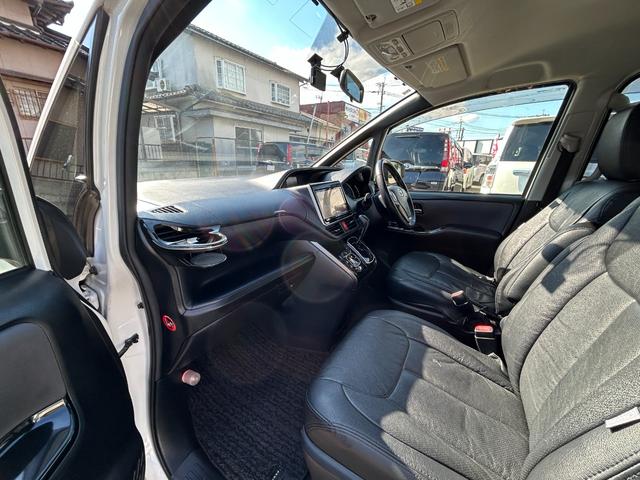 ヴォクシー ZS 煌 全国一年保証・純正ナビ・フルセグTV・フリップダウンモニター・両側電動スライドドア・社外足回り・スマートキー・電動格納ミラー(16枚目)