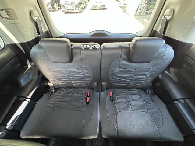 ヴォクシー ZS 煌 全国一年保証・純正ナビ・フルセグTV・フリップダウンモニター・両側電動スライドドア・社外足回り・スマートキー・電動格納ミラー(17枚目)