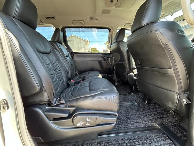 ヴォクシー ZS 煌 全国一年保証・純正ナビ・フルセグTV・フリップダウンモニター・両側電動スライドドア・社外足回り・スマートキー・電動格納ミラー(24枚目)