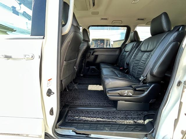 ヴォクシー ZS 煌 全国一年保証・純正ナビ・フルセグTV・フリップダウンモニター・両側電動スライドドア・社外足回り・スマートキー・電動格納ミラー(25枚目)